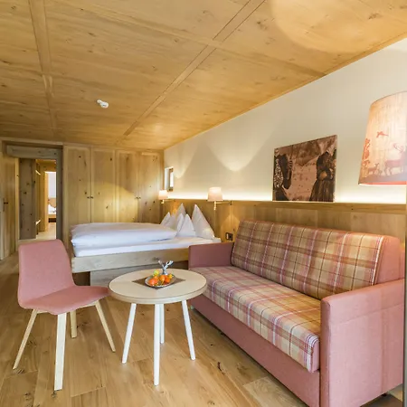 Montafoner Hof 4* شرنز